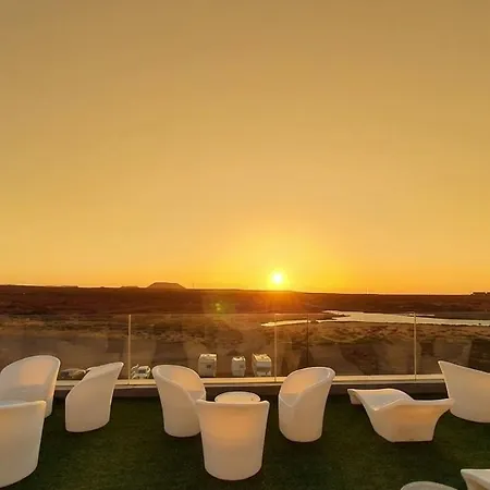 Charming In A Building With A Pool And Terrace דירה *