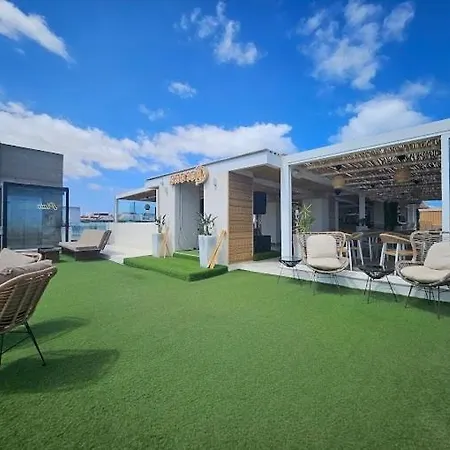 Charming In A Building With A Pool And Terrace דירה קורלחו